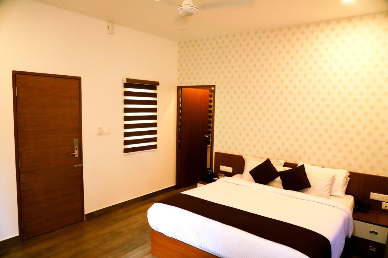 Santhi Hill View Resort Munnar Buitenkant foto